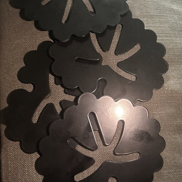 Black Metal Trivets – Set of 4 for Hot Pots and Pans - Picture 2 of 3